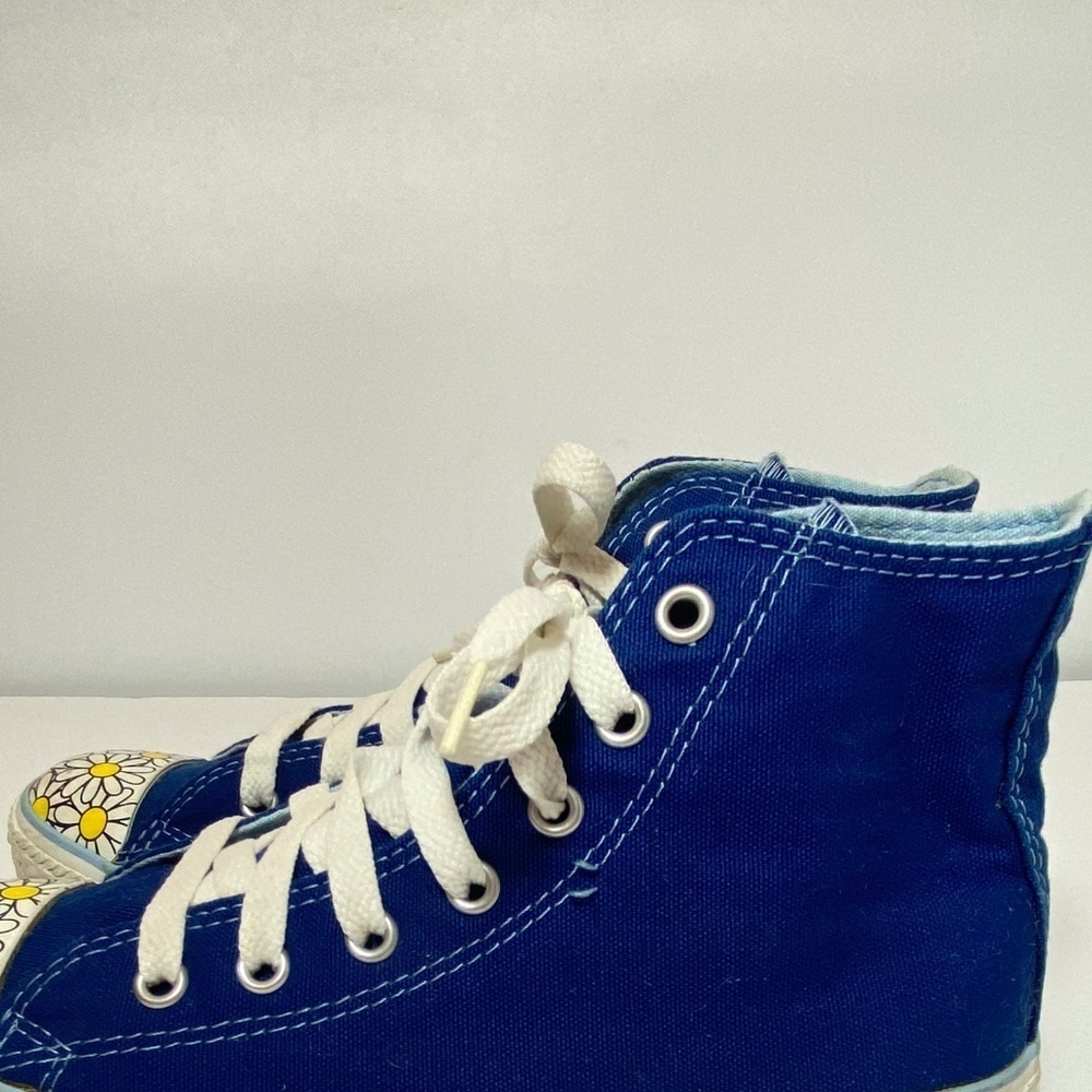 Converse High (Limited Edition) Top Blue / Daisies Size: M3/W5 Unisex - Picture 13 of 13